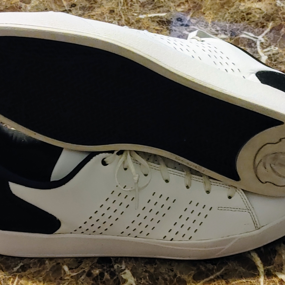 Adidas Derrick Rose Low Top Sneakers - Picture 3 of 10